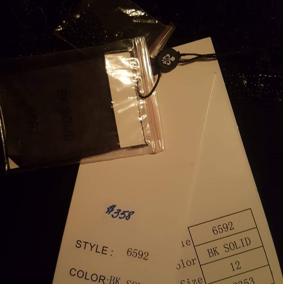 Alyce Paris Black Prom Dress NEVER WORE - Picture 3 of 5